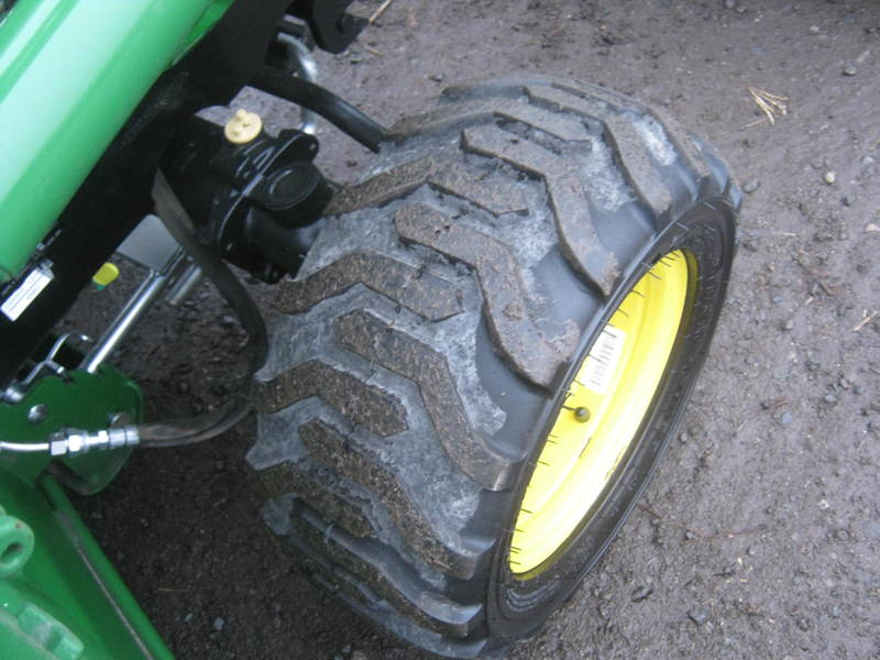 Tractors - Compact  John Deere 1025R Tractor  Photo